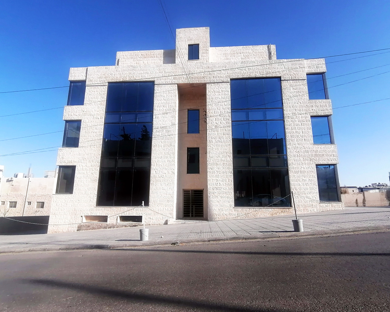 Building for lease in west Amman, Umm Uthaina